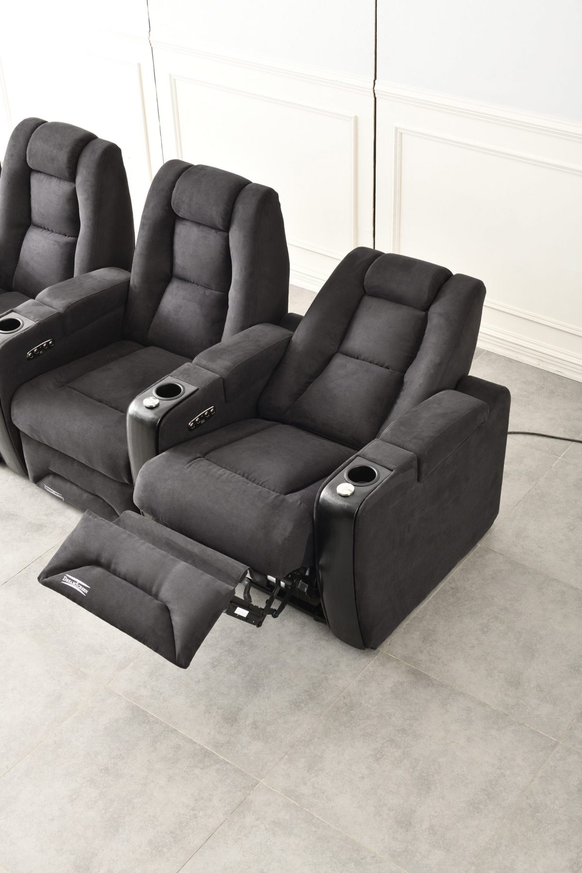 DreamScreen CineSeat ProMotor v4 Ekstrastol til 3-seter TextileShield Mikrofiber Sort