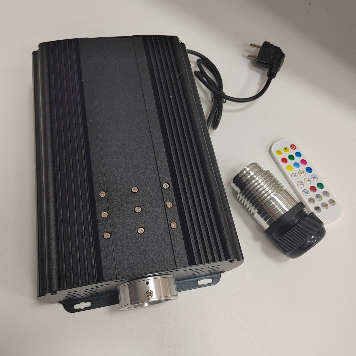 Stjernehimmel m. 100W LED engine / 740 fibre på 8m for opp til 64kvm tak for Philips Hue
